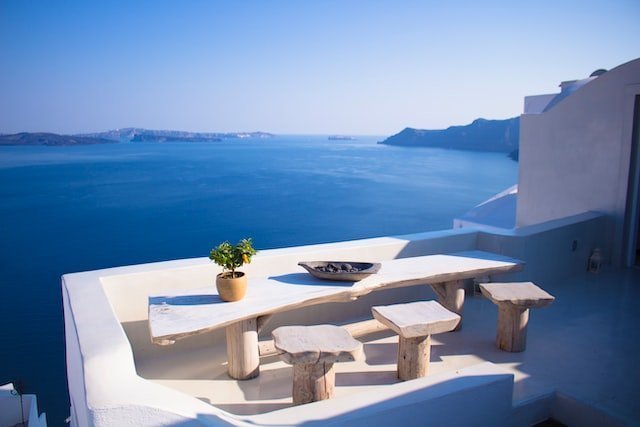 Greece: A Thriving Real Estate Market with Large Margins of Profit